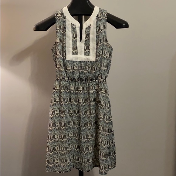 Summer dress - Picture 1 of 4